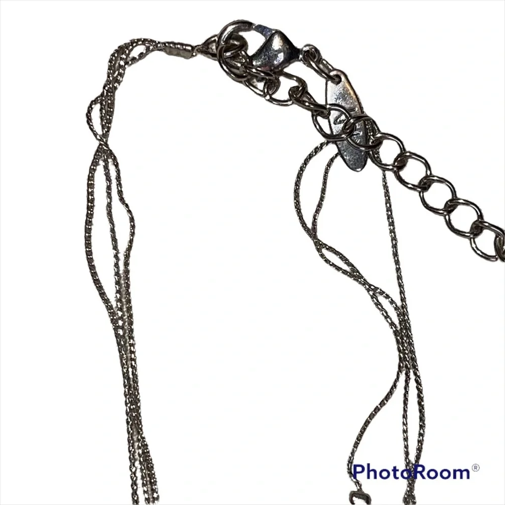 Vintage 3 strand multi medium necklace in silver in euc